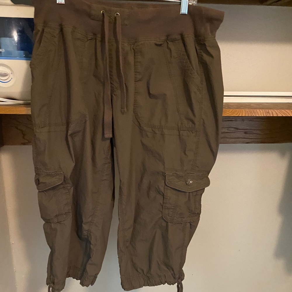 Calvin Klein capris sizeXXL